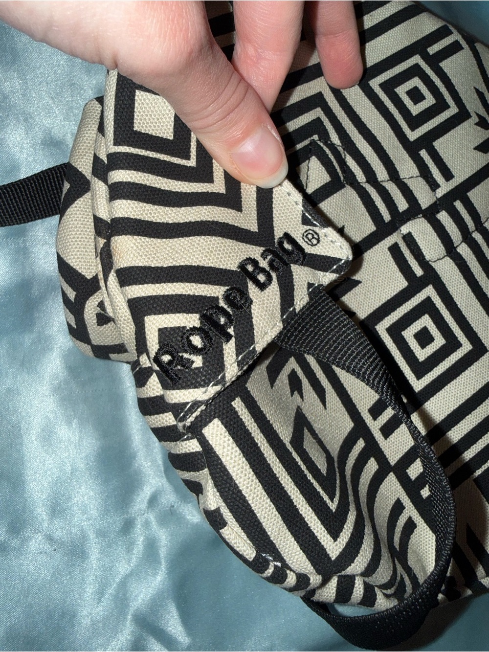 Kavu Geometric Rope Bag - Picture 5 of 9
